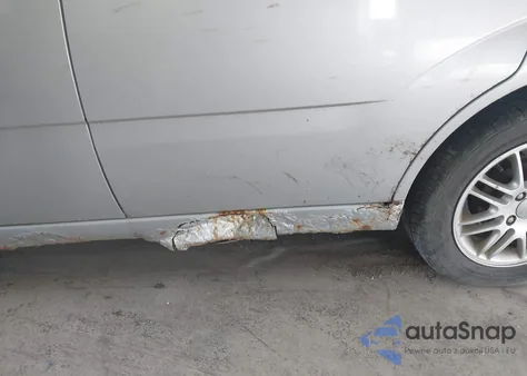 2005 Ford Focus Zx4 z USA, uszkodzony, nr VIN 1FAFP34N45W134744